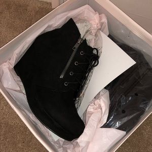 Booties size 9.5 wide